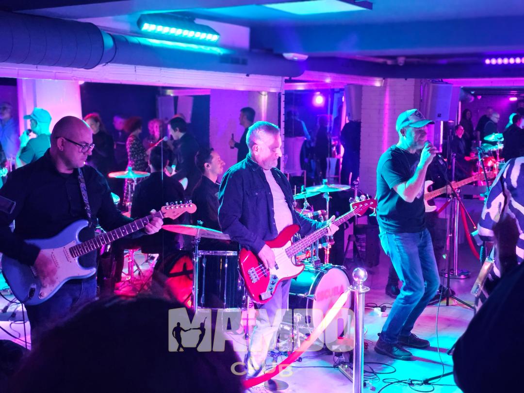 Música en directo o DJ